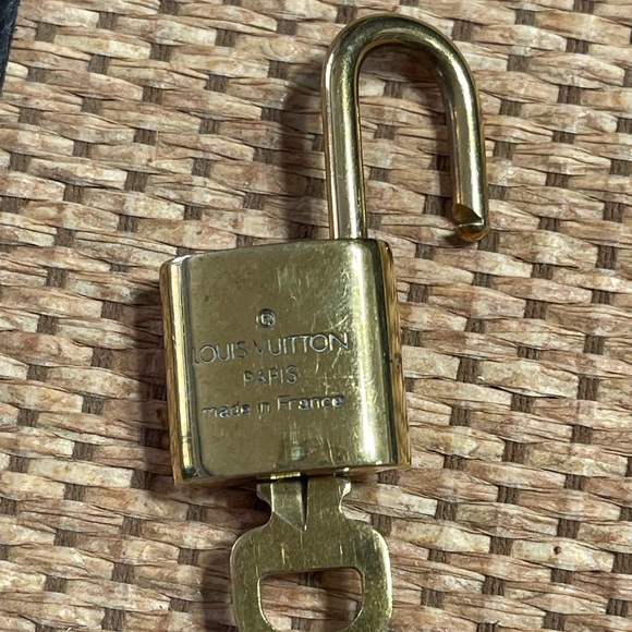 Lot of 2 Authentic Louis Vuitton Lock and Key Sets  #319 and #320 - Picture 8 of 13